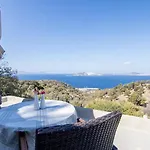 Case de vacanță Messes Traditional Stone House With Amazing Sea View 2
