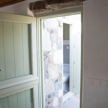 Messes Traditional Stone House With Amazing Sea View 2 度假居