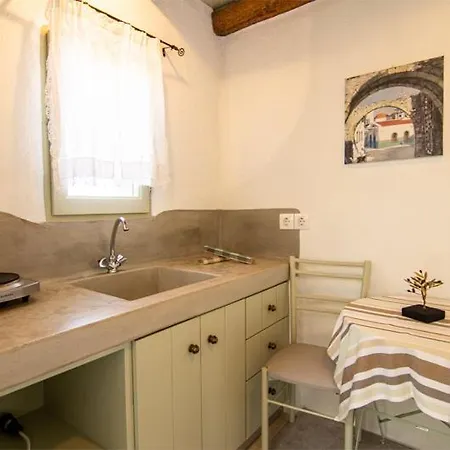 Messes Traditional Stone House With Amazing Sea View 2 度假居