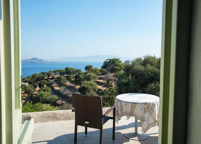 Messes Traditional Stone House With Amazing Sea View 2 펜션 *